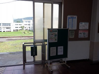 z{w摜
