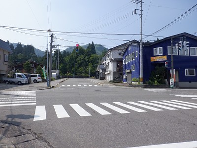z{w摜