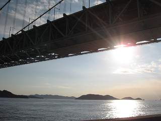 太陽と瀬戸大橋