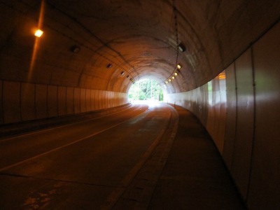 トンネル内
